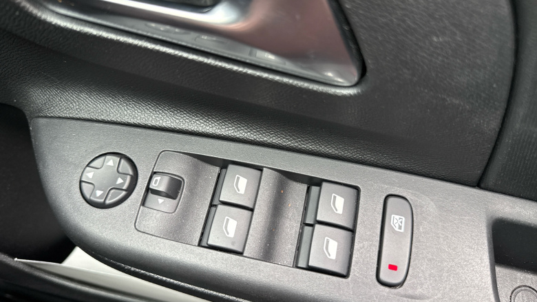 Vauxhall Corsa 100kW Design 50kWh 5dr Auto Electric Hatchback